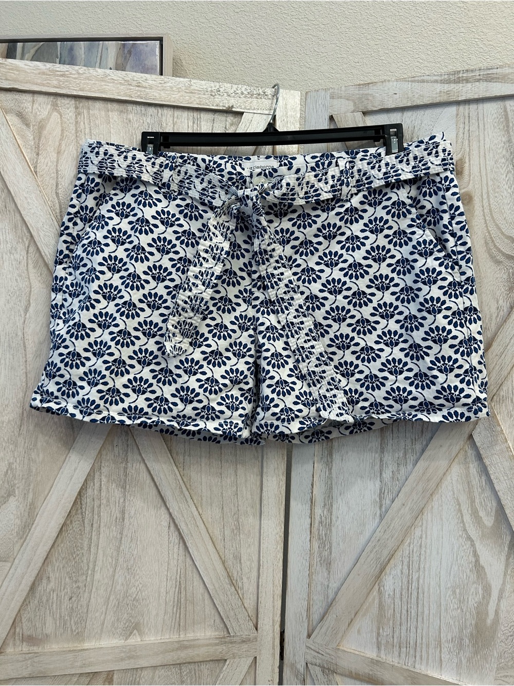 Liz Claiborne White Shorts with Navy Floral Print and Tie Waist